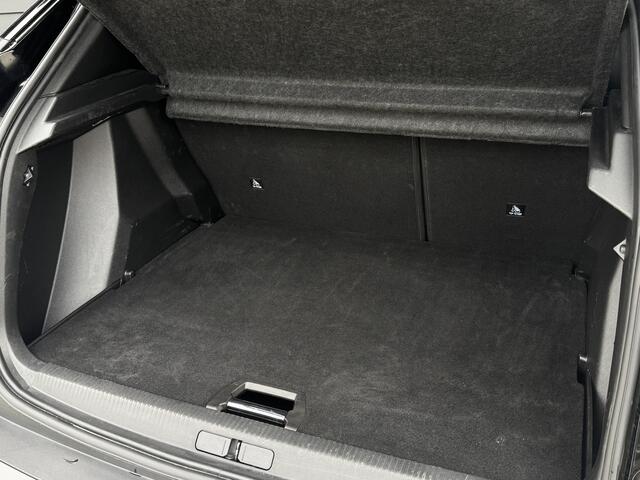 Peugeot 2008 SUV 1.2 GT PACK Hybrid 145 pk Elektr zetels, MASSAGE, Pano