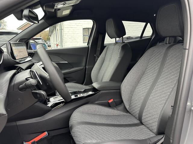 Peugeot 2008 1.2 Hybrid 145 PK Allure | Automaat Hybride | VOORRAAD DEAL met ¤6.000 Korting | Navigatie | Keyless entry | Adaptieve Cruise Control | 360 Graden Camera | Parkeersensoren V+A | Hoge Zitpositie | Dode Hoek Detectie | Climate Control | LED Verlichting | 1