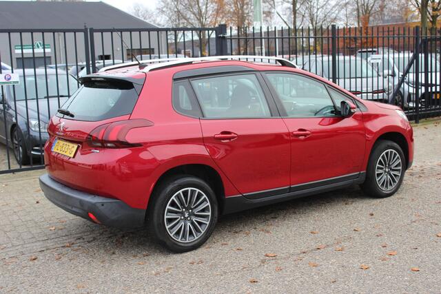 Peugeot 2008 1.2 PureTech Blue Lion, Navigatie!