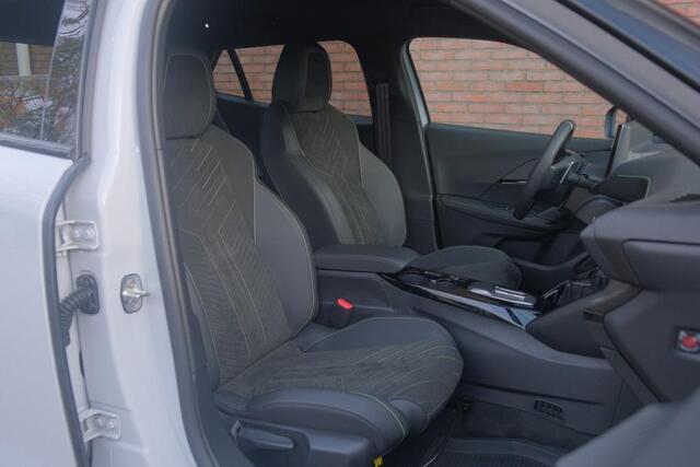 Peugeot 2008 1.2 Hybrid 145pk e-DCS6 GT | Navi | App Connect | Adaptive Cruise | Keyless | Alcantara | Camera | PDC