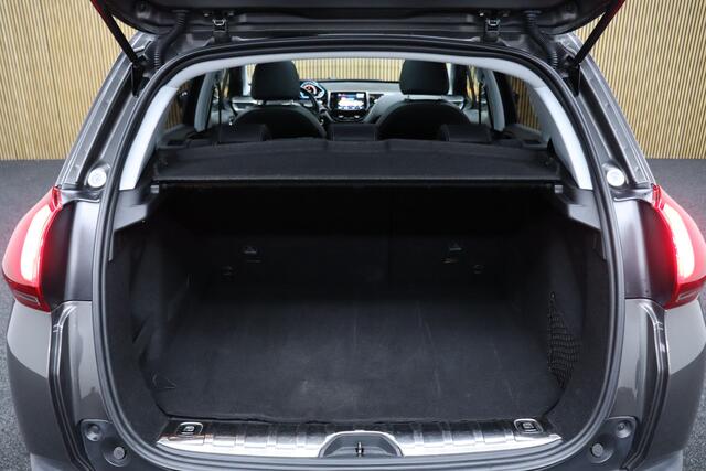 Peugeot 2008 1.2 PureTech Automaat Allure | Panoramadak | Trekhaak | Cruise-control | Apple Carplay & Android Auto | Leder | Clima | Parkeerassistent | Navigatie | LM Velgen