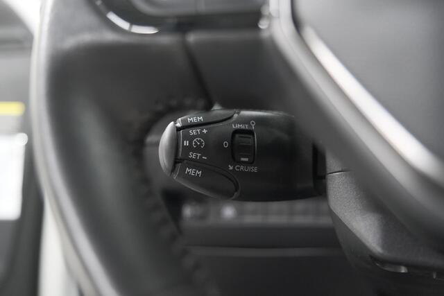 Peugeot 2008 PureTech 130 EAT8 Allure | Parkeersensoren | Navigatie | Apple Carplay | Climate Control
