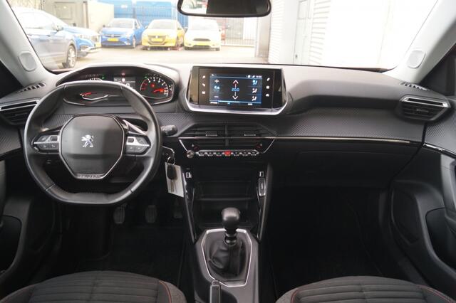 Peugeot 2008 1.2 PureTech Active Pack -NAVI-ECC-PDC-TREKHAAK-