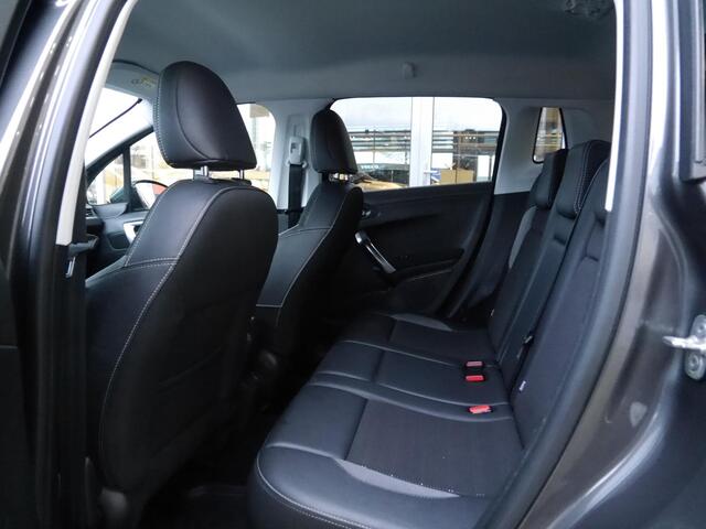 Peugeot 2008 1.2 PureTech Allure | Navigatie | Apple carplay & android auto | Trekhaak | Climate control | Lichtmetalen velgen | Dab radio | Cruise control | Extra getint glas | Grip control