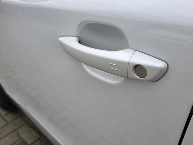 Peugeot 2008 1.2 PureTech Allure + LED + KEYLESS + CAMERA + HALF LEER