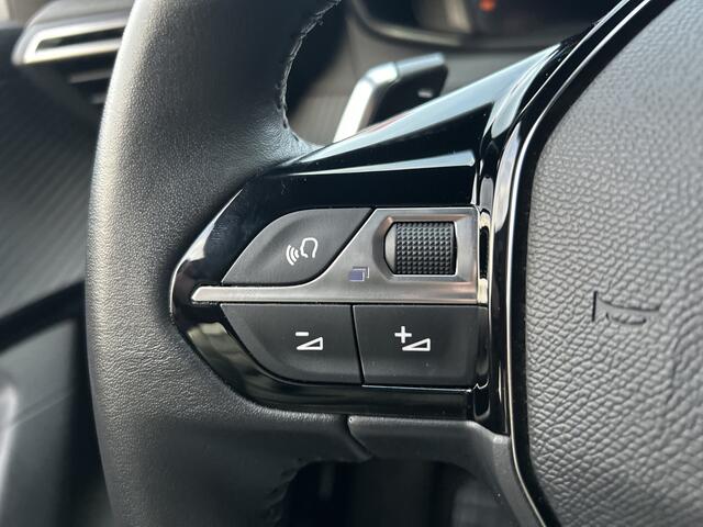 Peugeot 2008 1.2 PureTech 130 Allure // FULL LED // APPLE CARPLAY / ANDROID AUTO // KEYLESS // STOELVERWARMING // PDC V+A