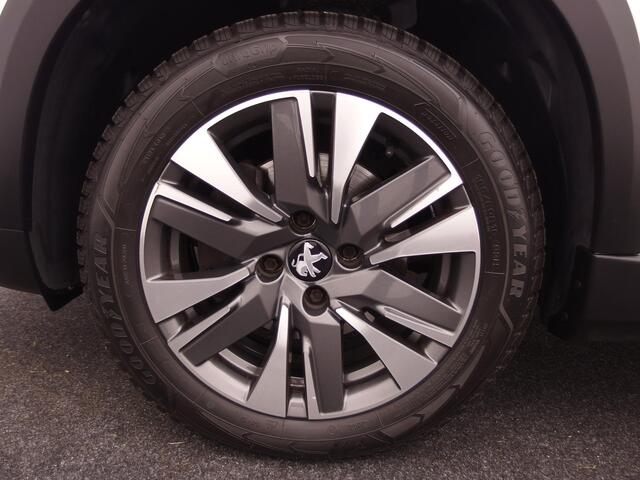 Peugeot 2008 1.2 PureTech Allure AUTOMAAT / D-RIEM VV / NAVI / CLIMA / PDC / CARPLAY / CAMERA / NL-AUTO