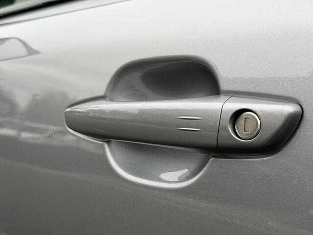 Peugeot 2008 GT 1.2 Hybrid 136PK e-DCS6 Automaat Navigatie, Achteruitrijcamera, Keyless, Parkeersensoren, Adaptieve Cruise Control, Apple Carplay, Android Auto