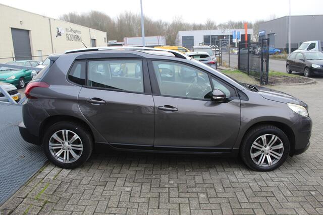 Peugeot 2008 1.2 AUTOMAAT Airco/Trekhaak/Navigatie/Cruise control/Parkeersensoren/Licht metalen velgen