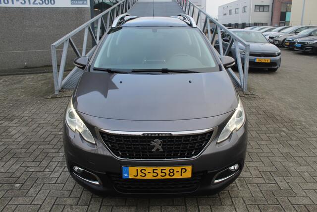 Peugeot 2008 1.2 AUTOMAAT Airco/Trekhaak/Navigatie/Cruise control/Parkeersensoren/Licht metalen velgen