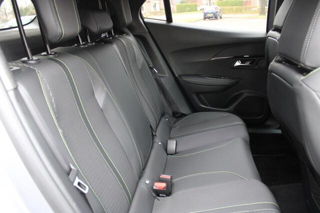 Peugeot 2008 1.2 Hybrid 136 GT