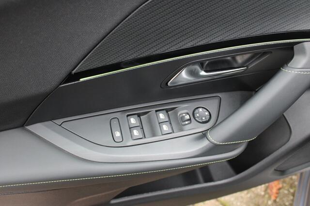 Peugeot 2008 1.2 Hybrid 136 GT