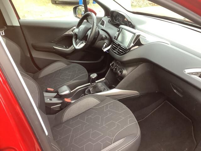 Peugeot 2008 1.2 PURET. BLUE LION