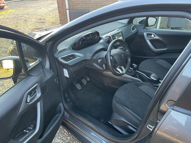 Peugeot 2008 1.2 PureTech Blue Lion Panoramadak, lichtmetalen velgen