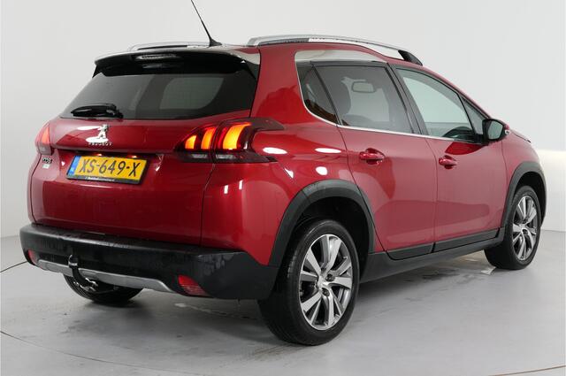 Peugeot 2008 1.2 PureTech Blue Lease Allure | Pano | Trekhaak | Camera | Navi | Cruise | Climate |