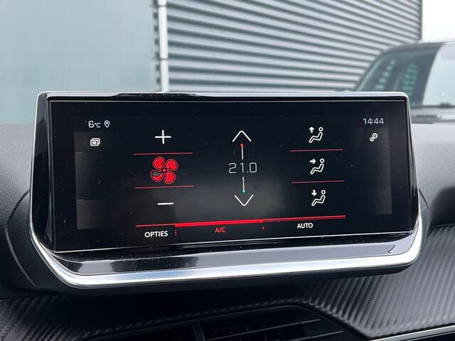 Peugeot 2008 BWJ 2021 | 1.2PT 101PK Allure | TREKHAAK | CAMERA A | CLIMA | NAVI | CRUISE | PRIVACY GLASS | CARPLAY |