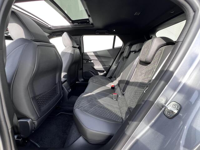 Peugeot 2008 Hybrid 145 GT 8 jaar Garantie / Elektr. schuifdak en bestuurdersstoel / Stoelverwarming / Camera 360° / Adapt. CC / Navi / Apple Carplay Android / 17" LM wielen / ook in zwart leverbaar /