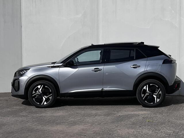 Peugeot 2008 Hybrid 145 GT 8 jaar Garantie / Elektr. schuifdak en bestuurdersstoel / Stoelverwarming / Camera 360° / Adapt. CC / Navi / Apple Carplay Android / 17" LM wielen / ook in zwart leverbaar /
