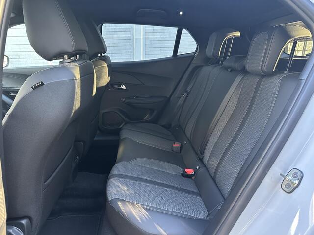 Peugeot 2008 Allure 1.2 Turbo 100pk | NAVI | CAMERA | KEYLESS ENTRY | CLIMA | APPLE CARPLAY / ANDROID AUTO |