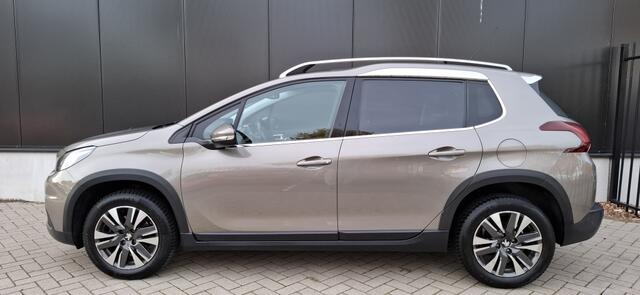 Peugeot 2008 1.2 PT Allure NAP NAVI PDC CarPlay Panorama