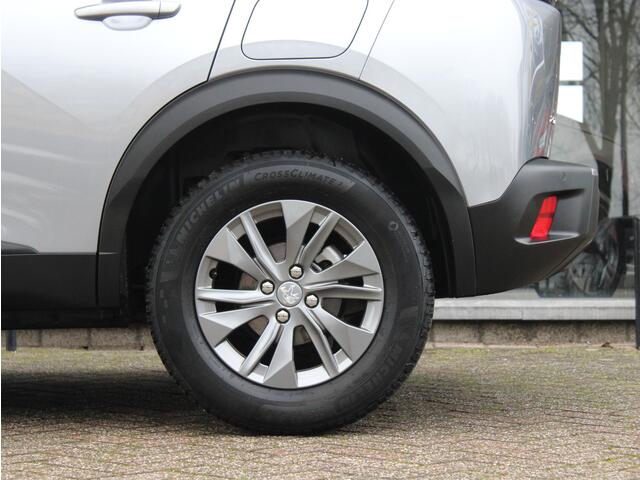 Peugeot 2008 1.2 PureTech Style | Camera / Climate / Navi