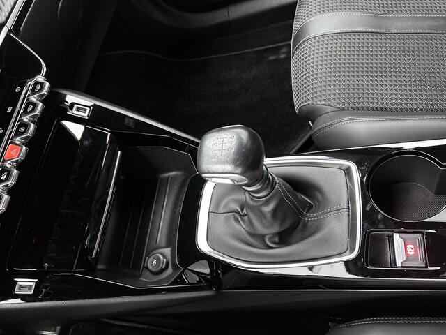 Peugeot 2008 130 PK GT-Line | Rijklaar | Adaptive CC | Navigatie | 3d cockpit |