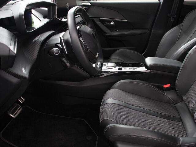 Peugeot 2008 1.2 PureTech 130 GT Automaat Clima Control Camera Achter Navigatie d.m.v. Apple Carplay / Android auto Velgen 17 inch