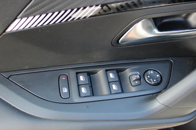 Peugeot 2008 1.2 Hyb 136 Allure