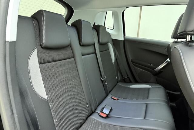 Peugeot 2008 1.2 PureTech Allure | 130 PK | Trekhaak | Achteruitrijcamera | Panoromadak | Navigatie |