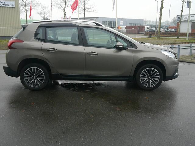 Peugeot 2008 1.2 PureTech Blue Lion Staat in Hoogeveen