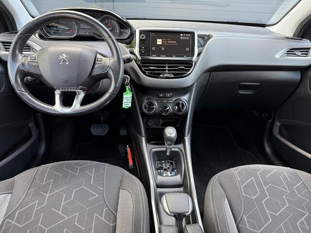 Peugeot 2008 1.2 PureTech Blue Lion 110pk,Trekhaak,2e Eigenaar,Navi,Automaat,Airco,Cruise,Lm velgen,Nieuwe Apk bij Aflevering