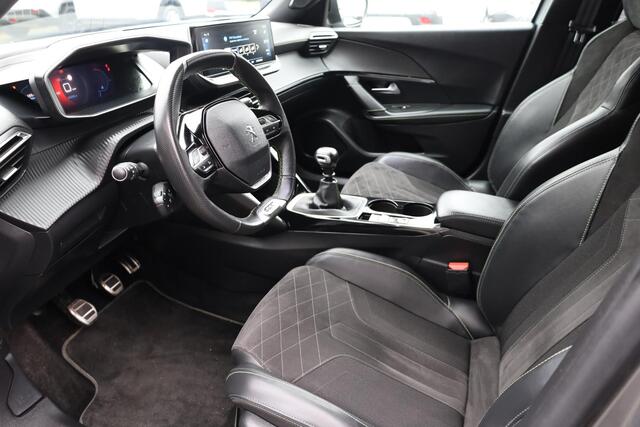 Peugeot 2008 1.2 PureTech GT Pack 131PK!! ALCANTARA/LEER CAMERA STOELVERWARMING CARPLAY DUO-TONE DAB 2xKEYLESS 2xPDC CRUISE 18"LMV