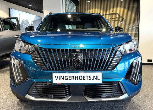 Peugeot 2008 Hybride Benzine 145 Allure Automaat * Voor & Achterzijde Parkeer Camera * Navigatie * Dodehoek Protectie * Adaptive Cruise Control * Vingerhoets; Vierde Generatie Eersteklas Service. Al meer dan 100 jaar een begrip in de Brabantse Kempen.