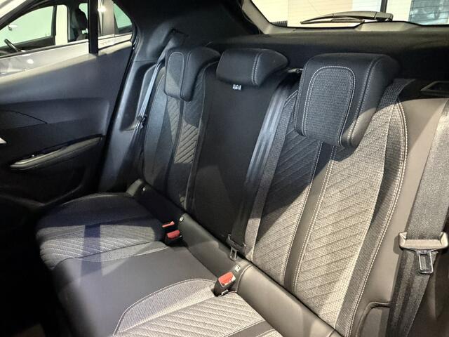 Peugeot 2008 Hybride Benzine 145 Allure Automaat * Voor & Achterzijde Parkeer Camera * Navigatie * Dodehoek Protectie * Adaptive Cruise Control * Vingerhoets; Vierde Generatie Eersteklas Service. Al meer dan 100 jaar een begrip in de Brabantse Kempen.