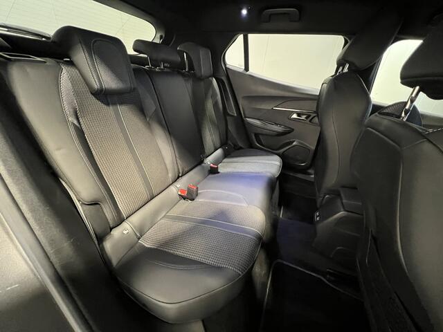 Peugeot 2008 1.2 PureTech GT-Line | Navigatie/Android/Apple Carplay | LM Velgen 17" | Afn.Trekhaak | Parkeersensoren Voor en Achter | Cruise Control adaptief | Airco |