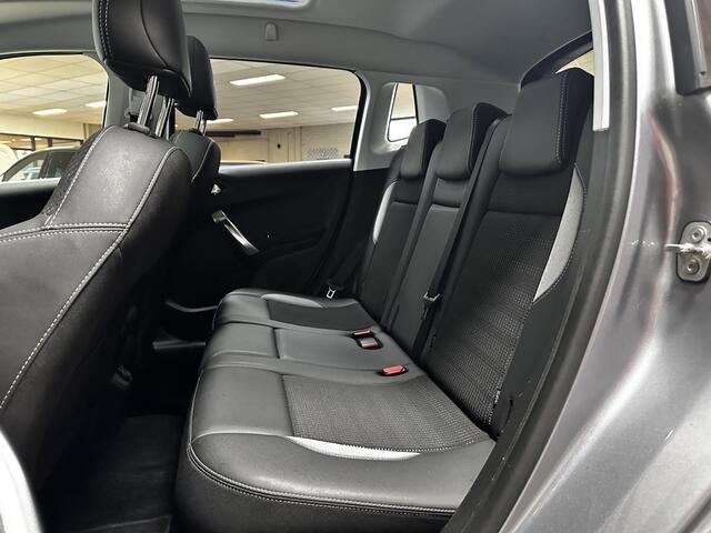 Peugeot 2008 1.2 PureTech Allure /D-Riem Verv. 93000KM! /Pano-Dak /Camera /Apple + Android /DAB+! /Navi /Climat /Cruise /Elek. pakket /Bluetooth /Regensensor /16"LMV /Extra getint glas /PDC /LED Dagrijverl.