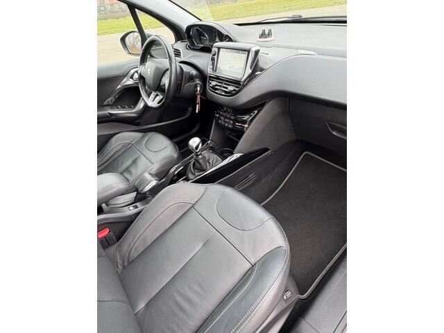 Peugeot 2008 1.2 GT-line Pano Leder Stoelverw Carplay Navi