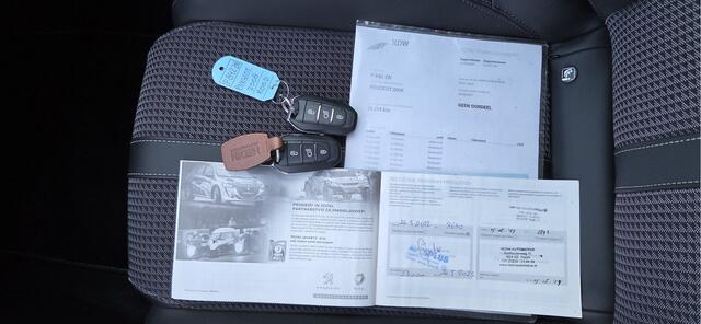 Peugeot 2008 1.2 PureTech GT Pack Trekhaak Navi Cruise Climat