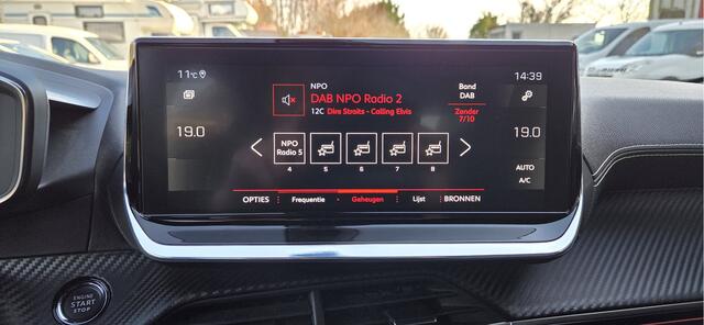 Peugeot 2008 1.2 PureTech GT Pack Trekhaak Navi Cruise Climat