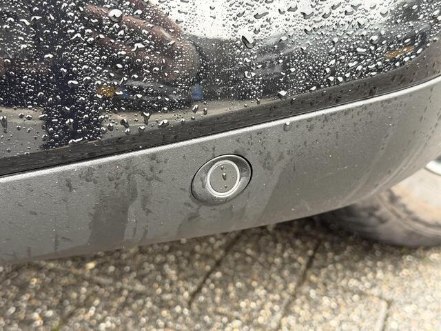 Peugeot 2008 GT Pack 1.2 PureTech 130PK EAT8 Automaat Navigatie, Camera Voor & Achter, Alcantara, Stoelverwarming, Massage