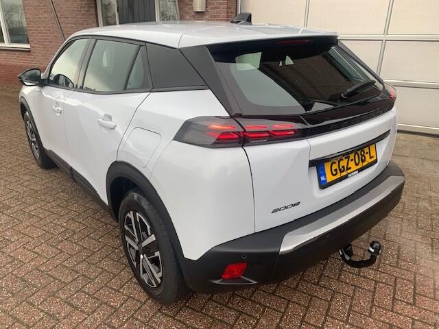 Peugeot 2008 1.2 PureTech 100 Trekhaak / Apple Carplay / Camera