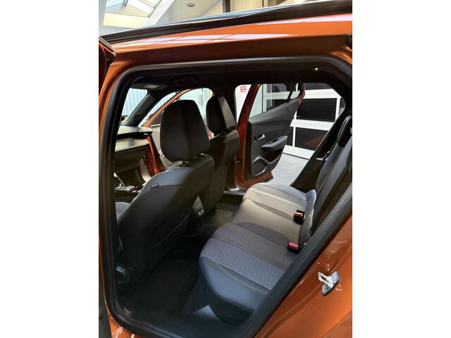 Peugeot 2008 1.2 PureTech 130 Allure Automaat!