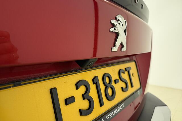 Peugeot 2008 1.2 PureTech GT-Line 3D-Cockpit l Stoelverwarming l Apple Carplay/Android Auto l Climate control l Cruise control l Keyless l DAB l Camera l PDC l Lichtmetalen velgen