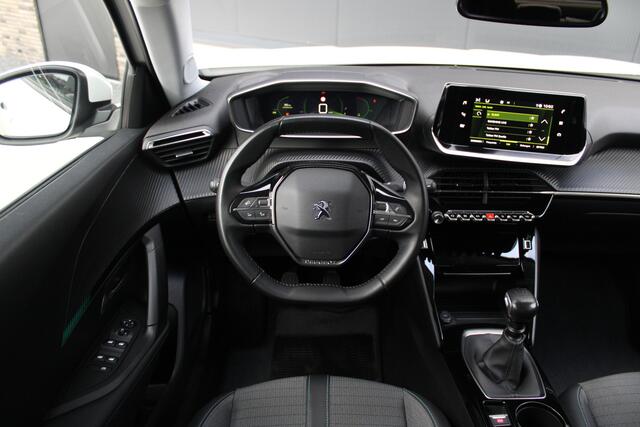Peugeot 2008 1.2 PureTech Allure Pack - Camera - PDC - Cruise - DAB - Carplay - Airco Automatisch - Rijklaar