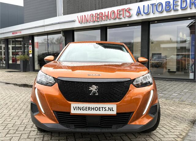 Peugeot 2008 100 Pk. Benzine Active Kenteken JXJ-50-N. * Airco * Cruise Control * Stoelverwarming * Navigatie & Spotify via Apple Carplay / Android Auto * Vingerhoets; Vierde Generatie Eersteklas Service. Al meer dan 100 jaar een begrip in de Brabantse Kempen.