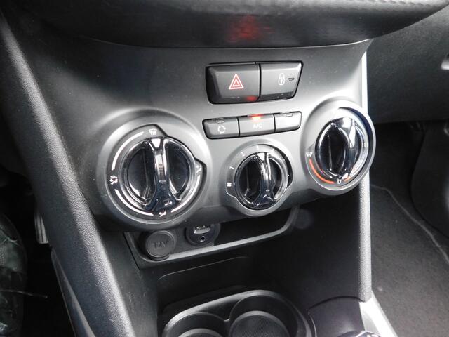 Peugeot 2008 1.2 PureTech Active, Automaat, Panodak