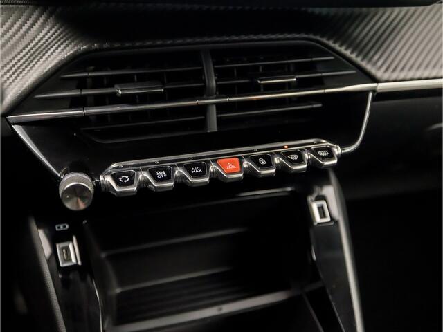 Peugeot 2008 1.2 PureTech Sport (APPLE CARPLAY, NAVIGATIE, PARKEERSENSOREN, SPORTSTOELEN, CRUISE, LM VELGEN, NIEUWE APK, NIEUWSTAAT)