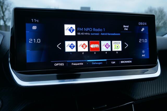 Peugeot 2008 1.2 PURETECH ALLURE CLIMA/APPLE CARPLAY-ANDROID AUTO/ CAMERA