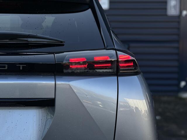 Peugeot 2008 1.2 Hybrid 145 GT | Alcantara | Stoelmassage/-verwarming | Keyless Entry/Start | Full LED | Climate Control | Adaptive Cruise Control | Apple Carplay/Android Auto | Navigatie | Draadloze telefoonlader | Dodehoek | Parkeercamera/-sensoren |