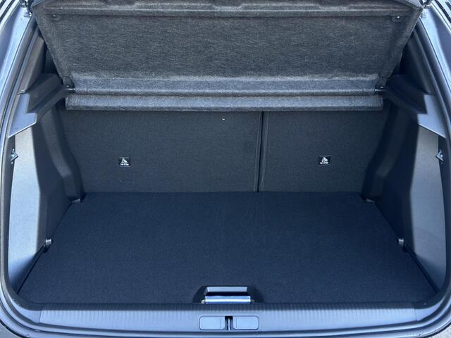 Peugeot 2008 1.2 Hybrid 145 GT | Alcantara | Stoelmassage/-verwarming | Keyless Entry/Start | Full LED | Climate Control | Adaptive Cruise Control | Apple Carplay/Android Auto | Navigatie | Draadloze telefoonlader | Dodehoek | Parkeercamera/-sensoren |